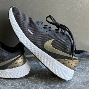 2020 NIKE Women's Revolution 5 Premium SZ 9.5 Running Shoe CV0158-001 BLACK